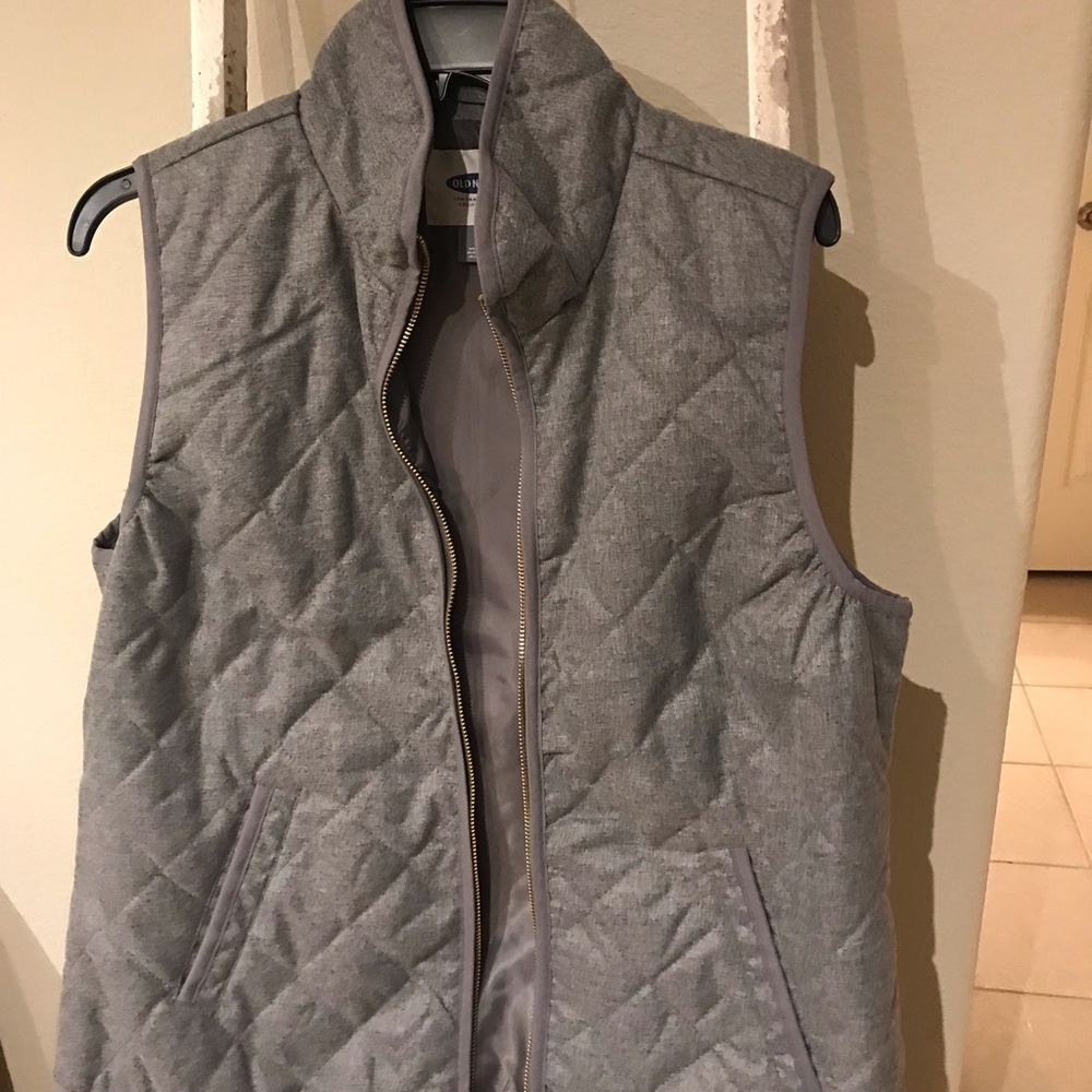 Old Navy Medium Gray quilted vest